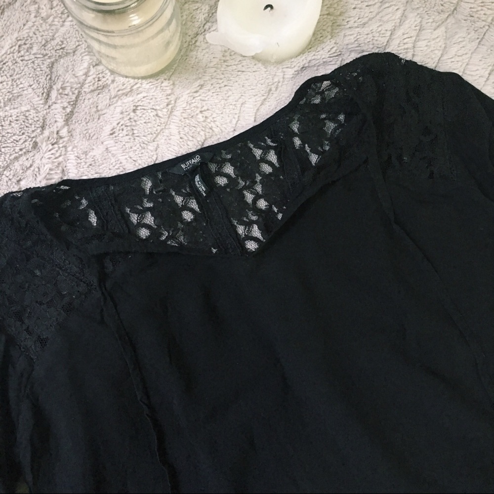 Buffalo Bell Sleeved Lace Peasant Blouse 🌸
